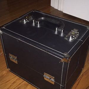 Makeup/jewelry carrier